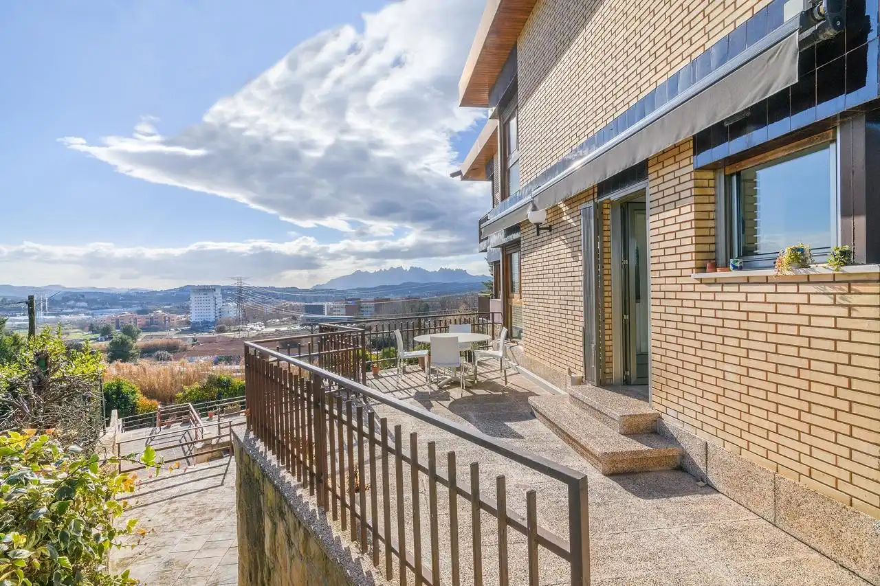 Exterior view of Houses for sale in Manresa  with Air Conditioner, Heating and Private garden