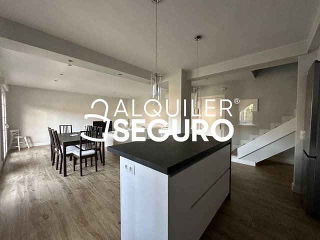 Ático en Alquiler en Pablo Tejera en Centro