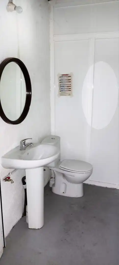Bany de Local en venda en Zona Sur - Av. de España - San Miguel