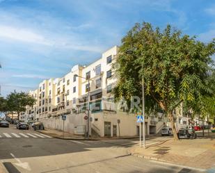 Vista exterior de Local en venda en Estepona amb Terrassa