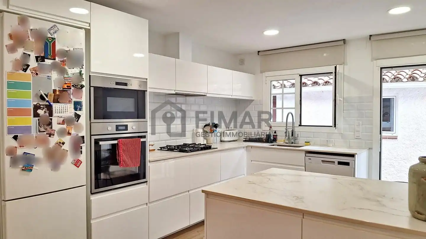 House with garden for sale in Avinguda Comtal, imagen 15
