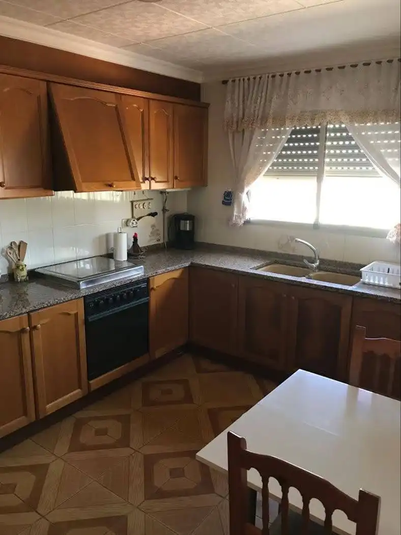 Cuina de Casa o xalet en venda en Vinaròs amb Calefacció, Jardí privat i Terrassa