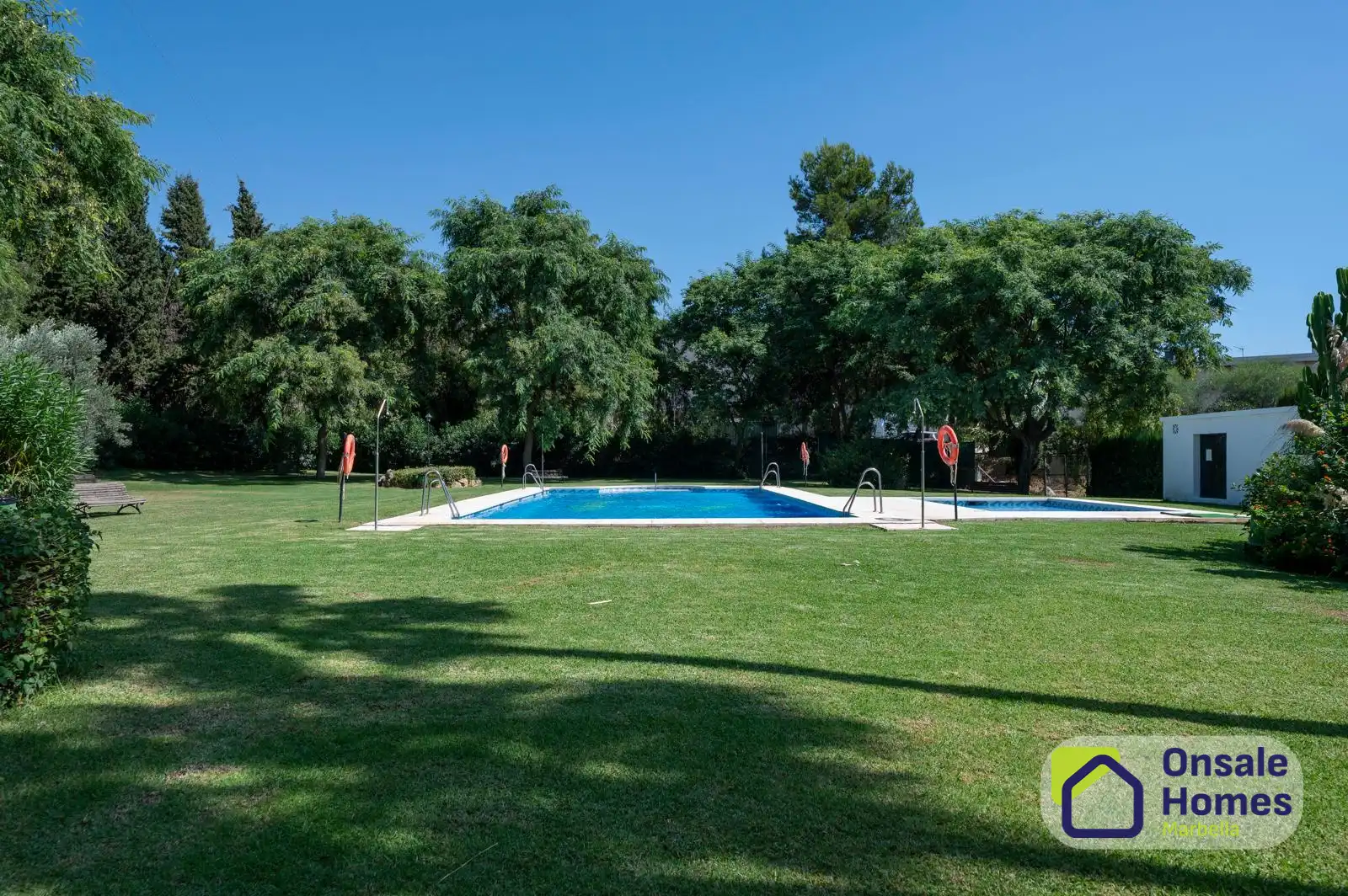 Piscina de Casa adosada en venda en Marbella Centro