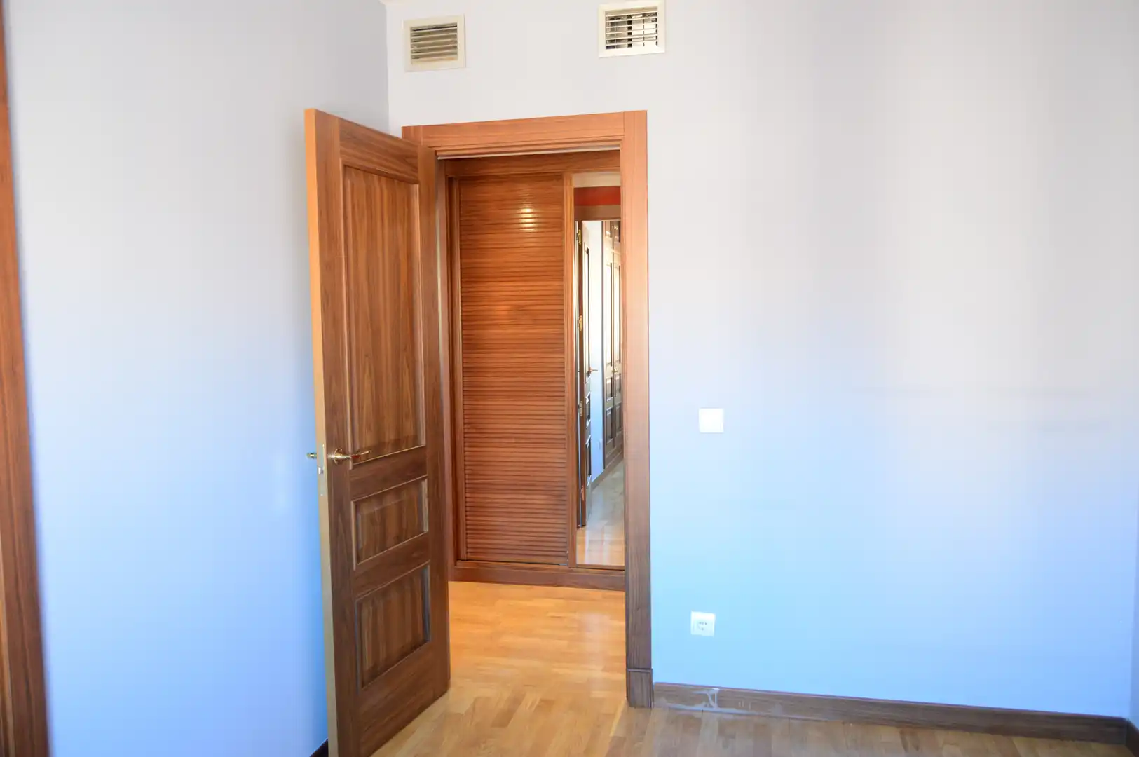 Attic for rent in Madrid  with Air Conditioner, Heating and Parquet flooring
