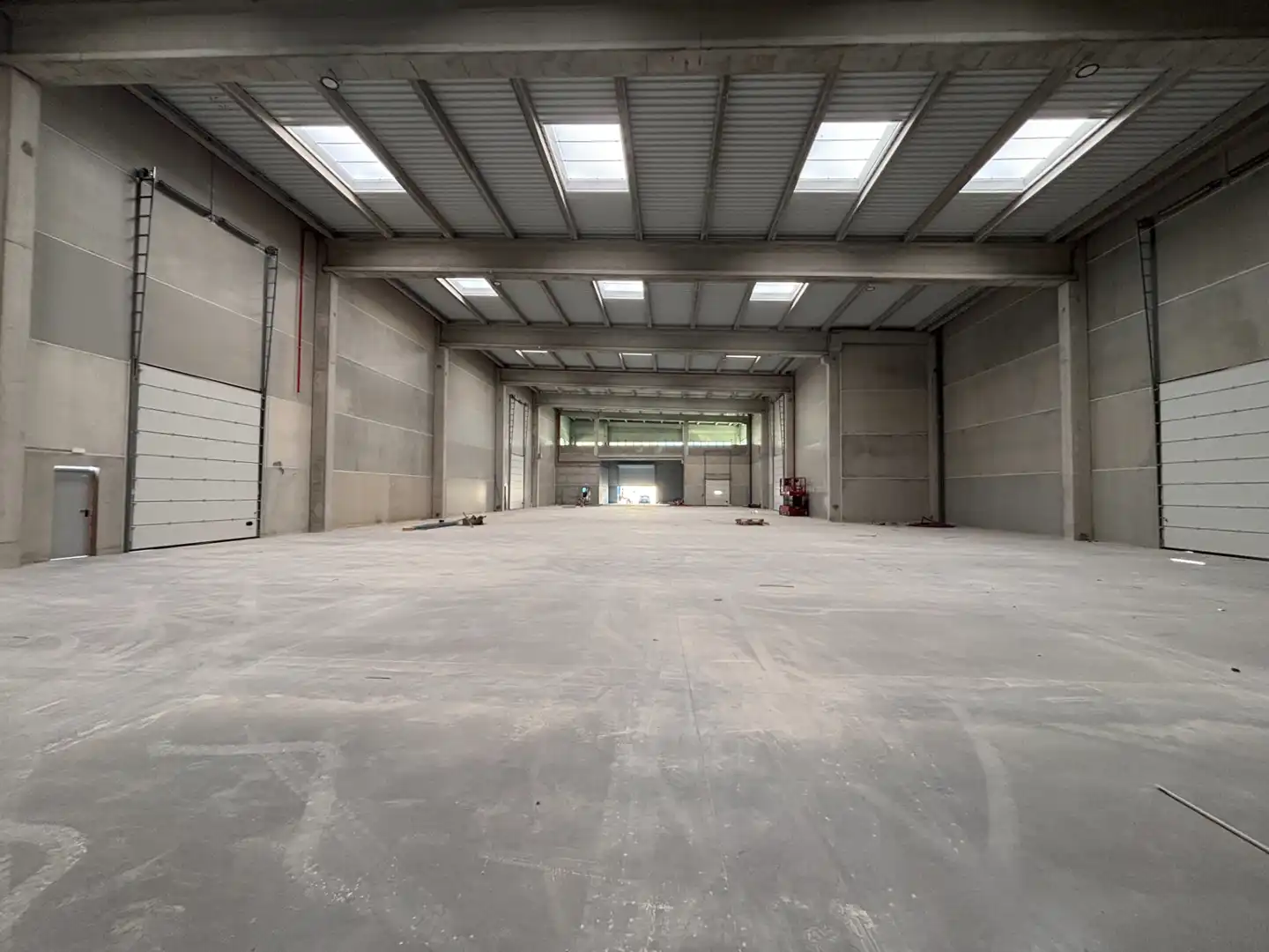 Nave industrial de alquiler en Carrer del Pintor Tàpies