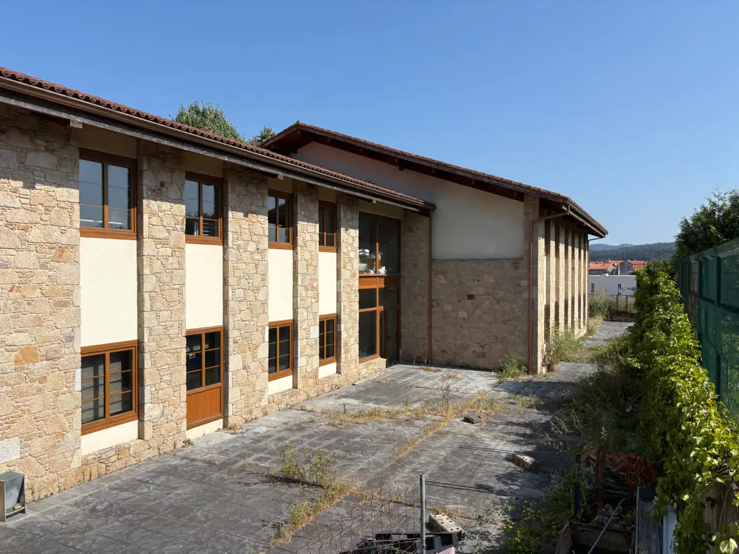 Vista exterior de Casa adosada en venda en Arteixo amb Jardí privat