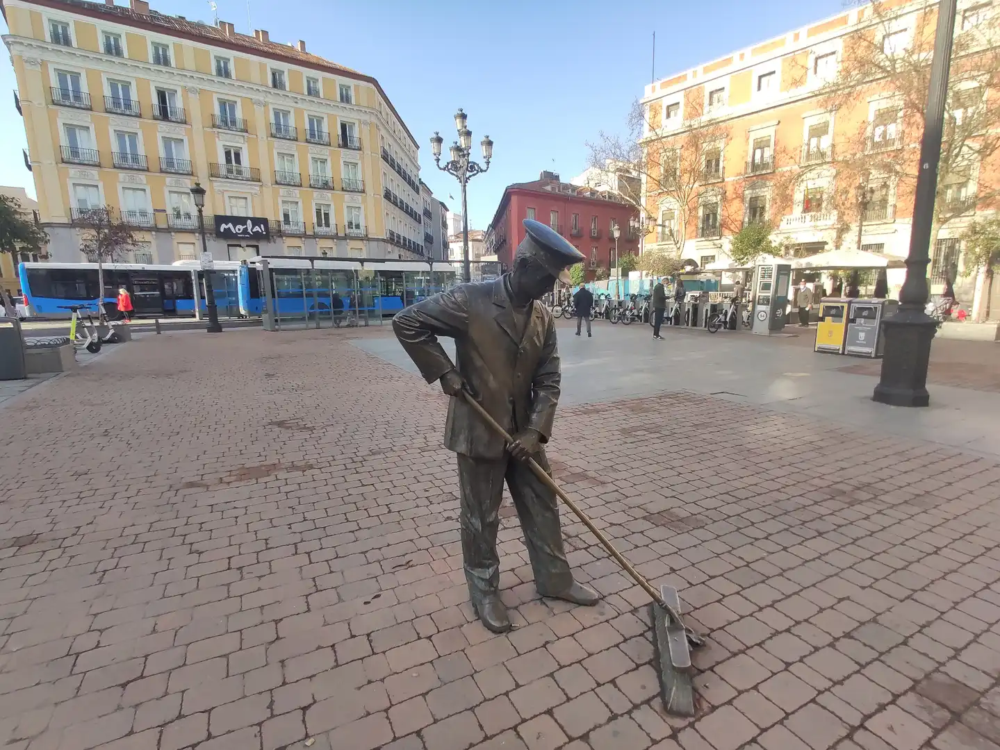 Außenansicht von Büro zur Miete in Madrid mit Klimaanlage, Heizung und Möbliert