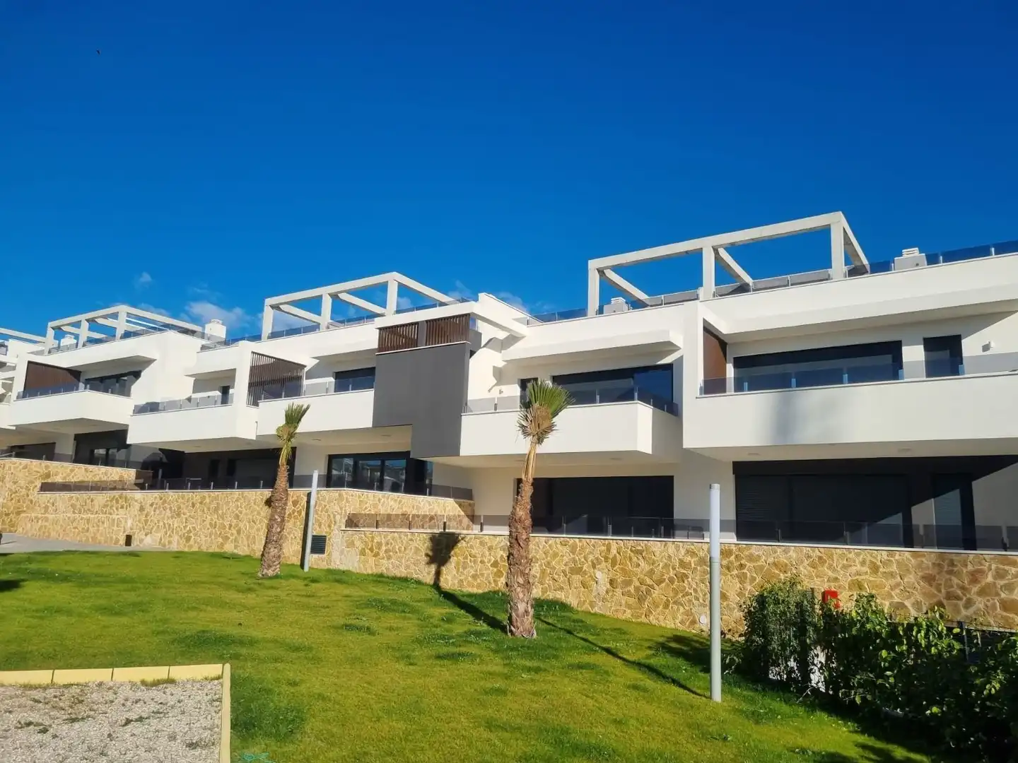 Vista exterior de Ático en venta en Orihuela con Aire acondicionado, Terraza y Trastero