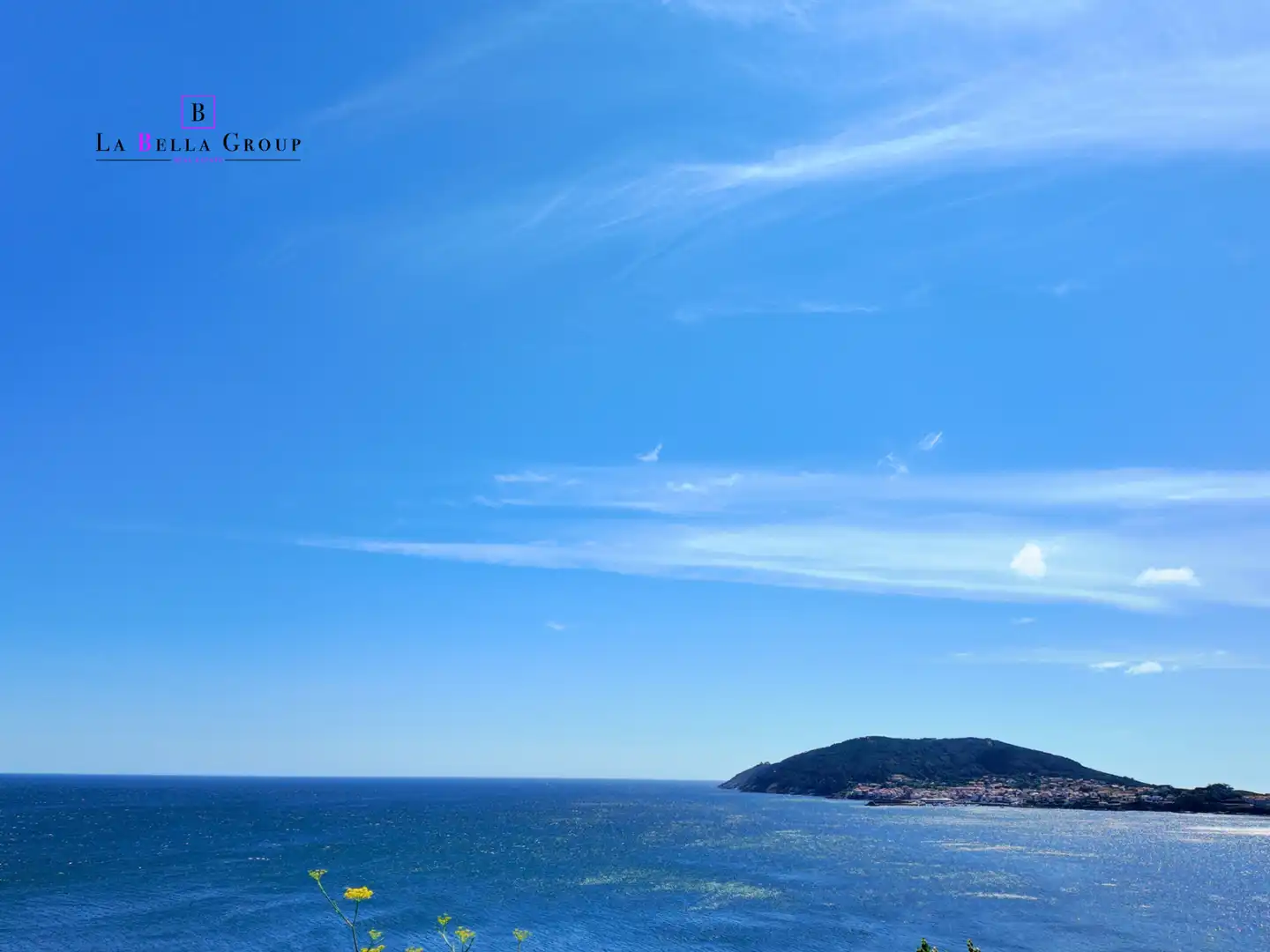 Vista exterior de Casa o xalet en venda en Fisterra amb Calefacció, Jardí privat i Parquet