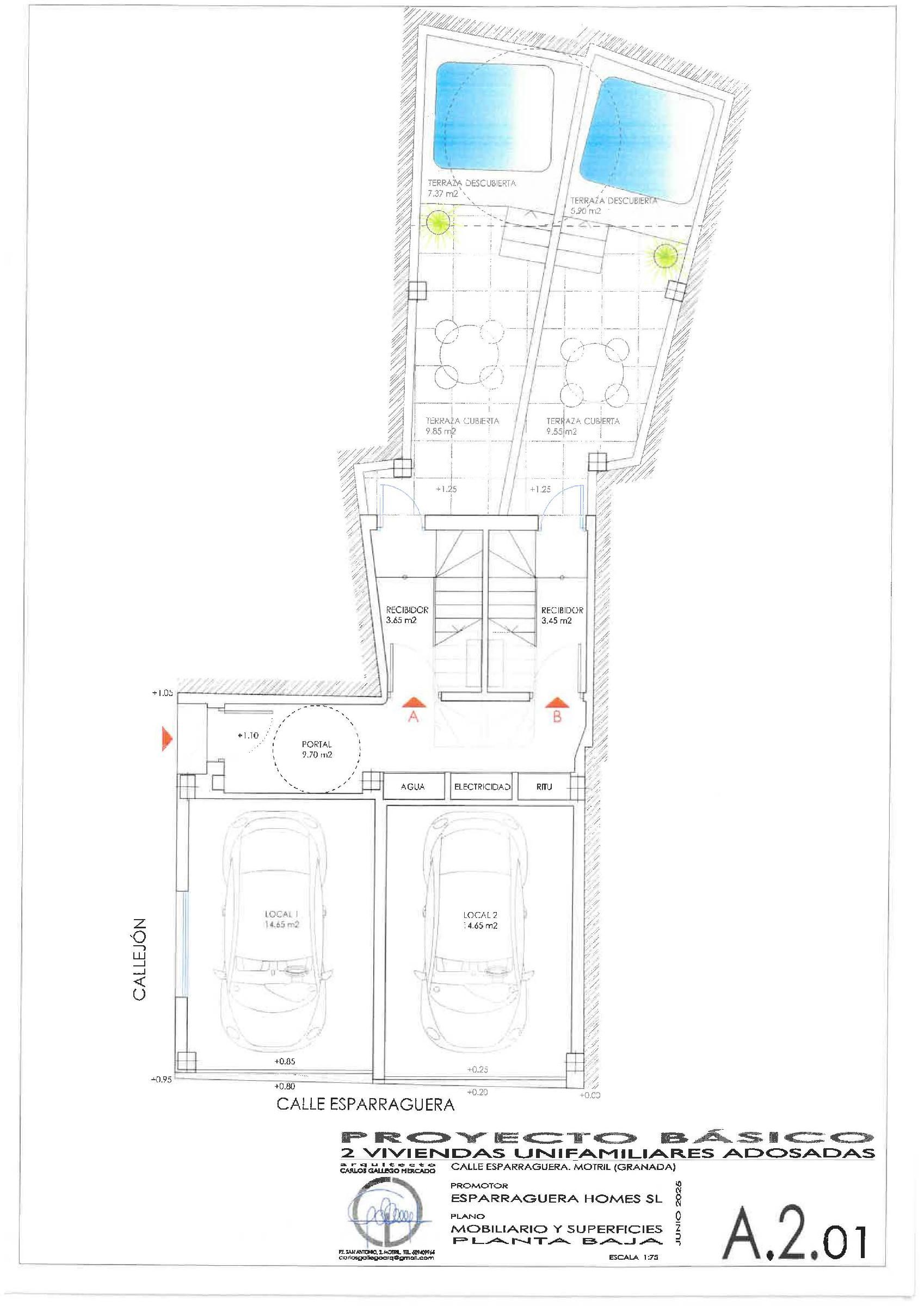 Parking de Casa adosada en venta en Motril con Calefacción y Terraza