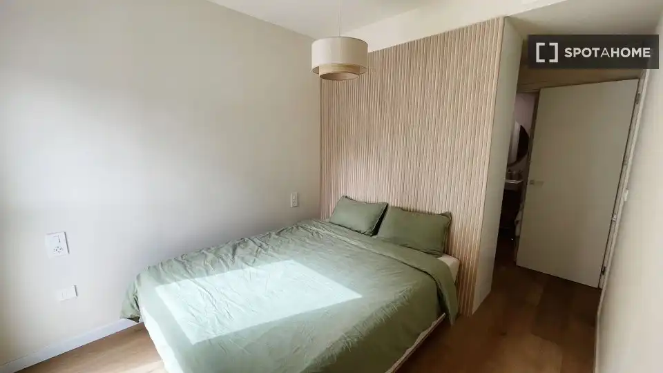 Dormitori de Apartament per a compartir en Málaga amb Aire condicionat, Terrassa i Moblat