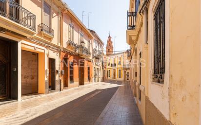 Exterior view of Single-family semi-detached for sale in  Valencia Capital  with Air Conditioner, Heating and Terrace