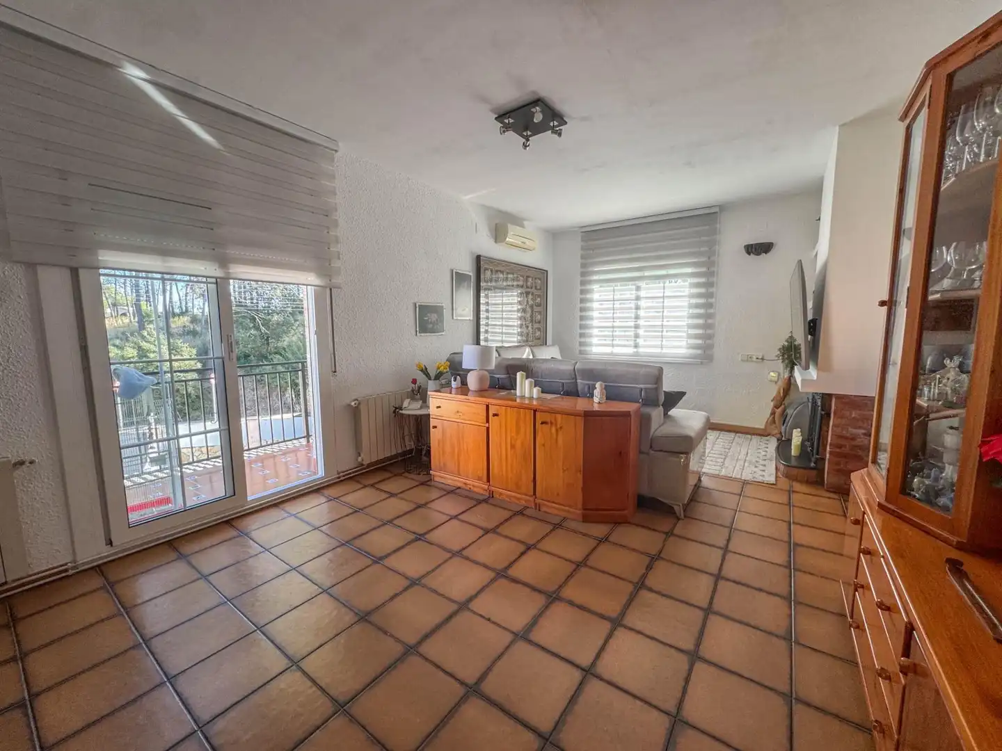 Sala de estar de Casa o chalet en venta en Sant Esteve Sesrovires con Aire acondicionado, Calefacción y Balcón