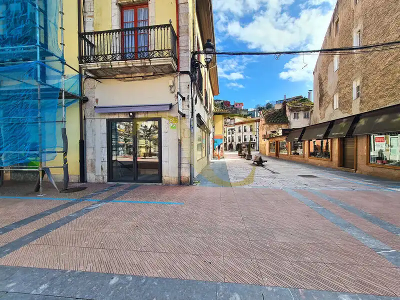 Vista exterior de Edifici en venda en Ribadesella