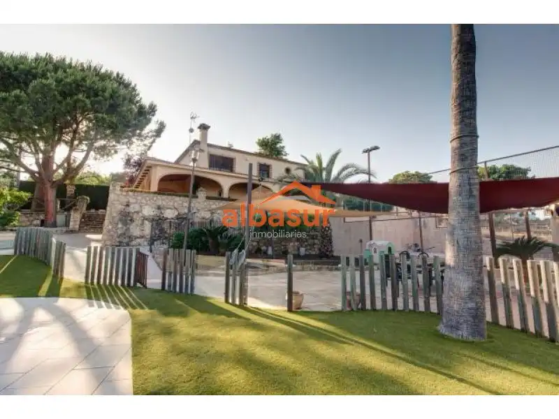 Villa mit Pool zum Verkauf in Calle El Almeso 3