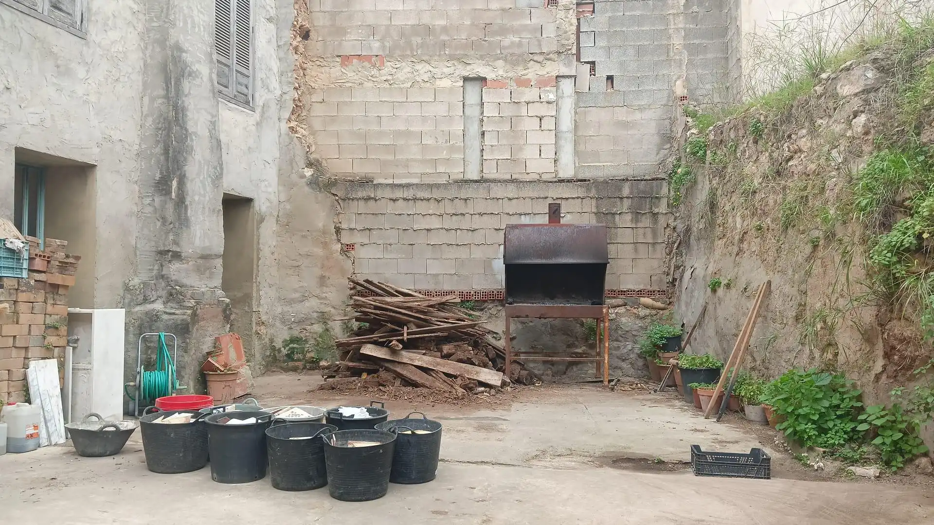 Außenansicht von Einfamilien-Reihenhaus zum Verkauf in Riba-roja de Túria mit Terrasse und Abstellraum