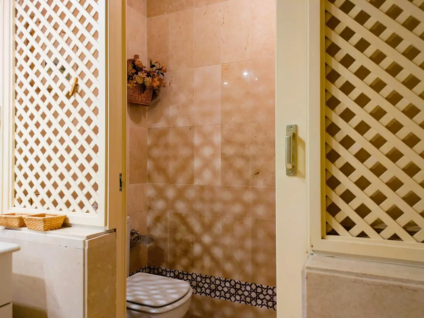 Bathroom of Flat for sale in Marbella  with Air Conditioner, Heating and Private garden