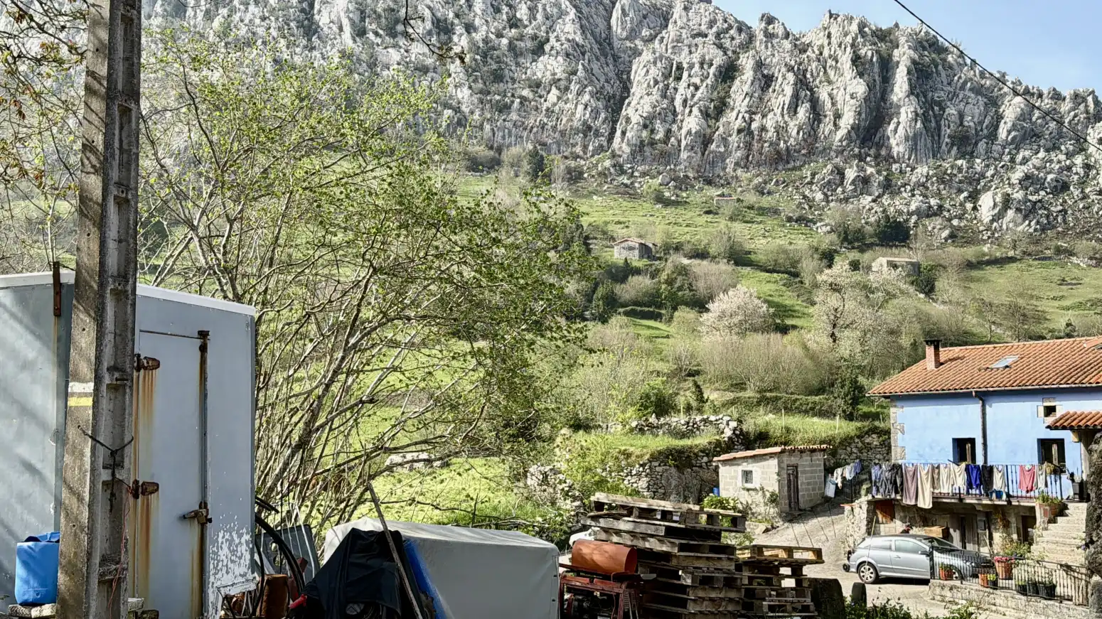 Vista exterior de Casa o xalet en venda en Miera