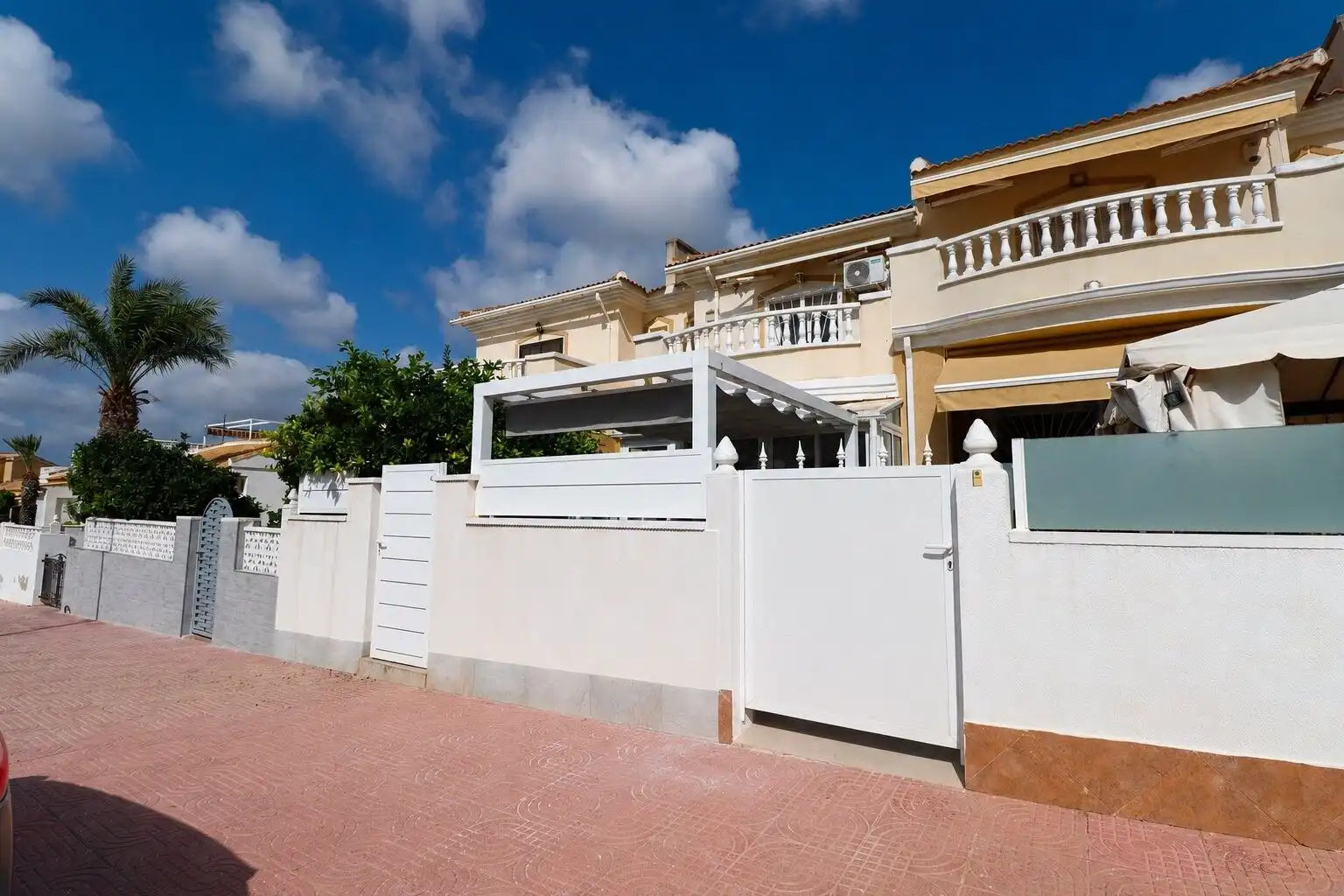 Casa a schiera con piscina in vendita a Benijófar