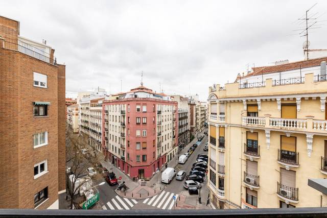 Piso en Alquiler en Calle GARCIA DE PAREDES en Trafalgar