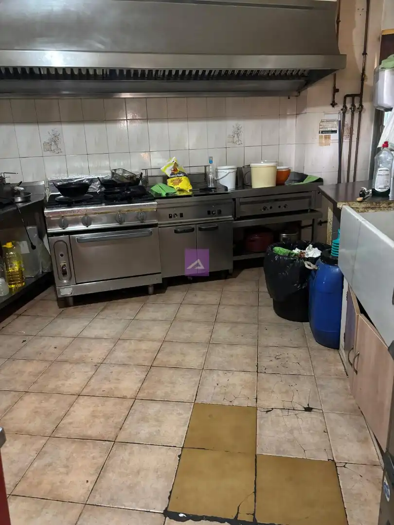 Cocina de Local en venta en Picassent con Terraza