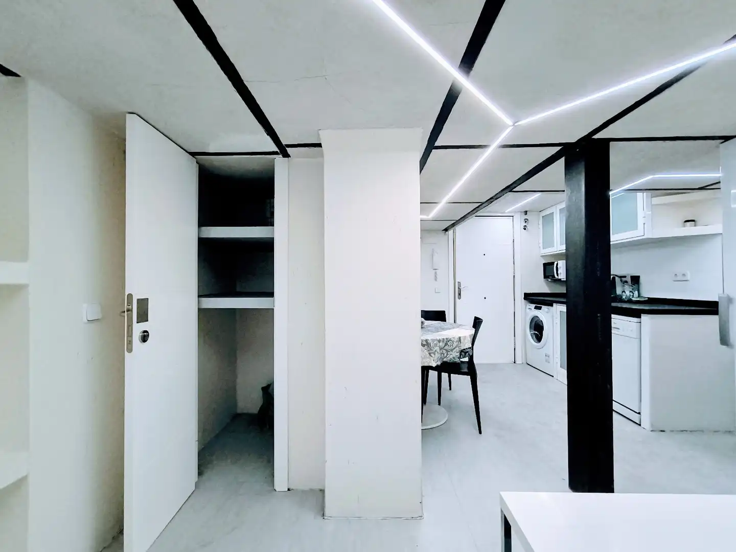 Maisonette zum Verkauf in Madrid mit Abstellraum und Möbliert