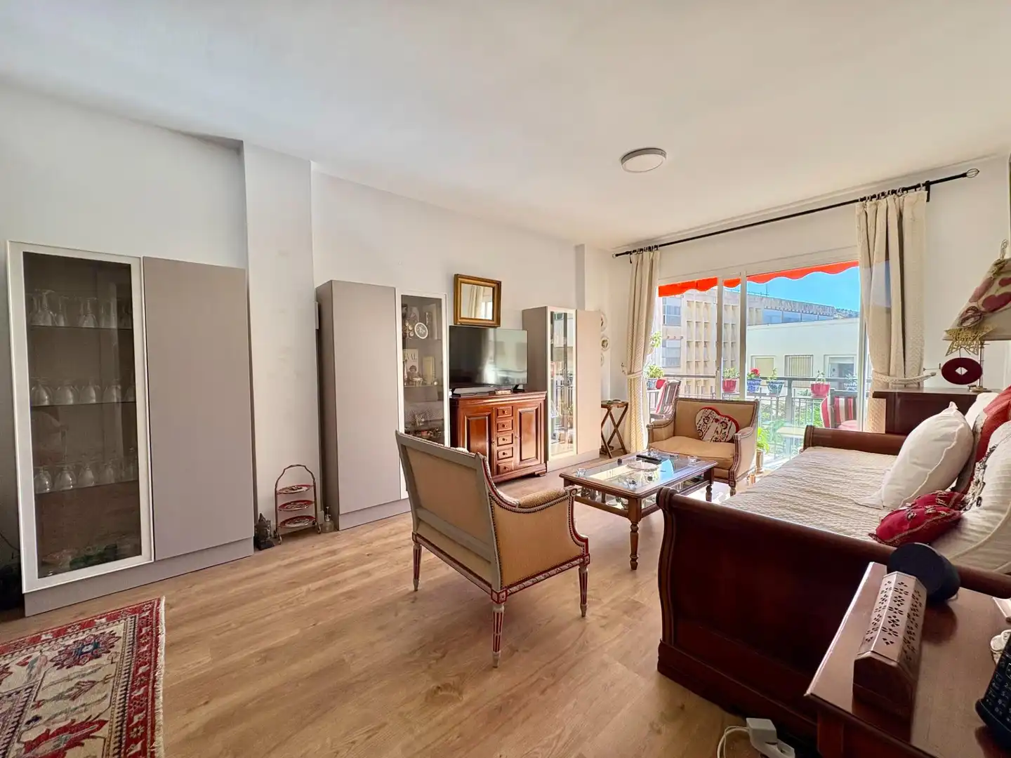 Living room of Flat for sale in Málaga  with Air Conditioner, Terrace and Furnished