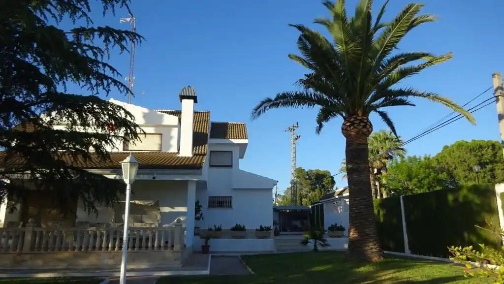 Vista exterior de Casa o chalet en venta en Monforte del Cid con Aire acondicionado y Terraza