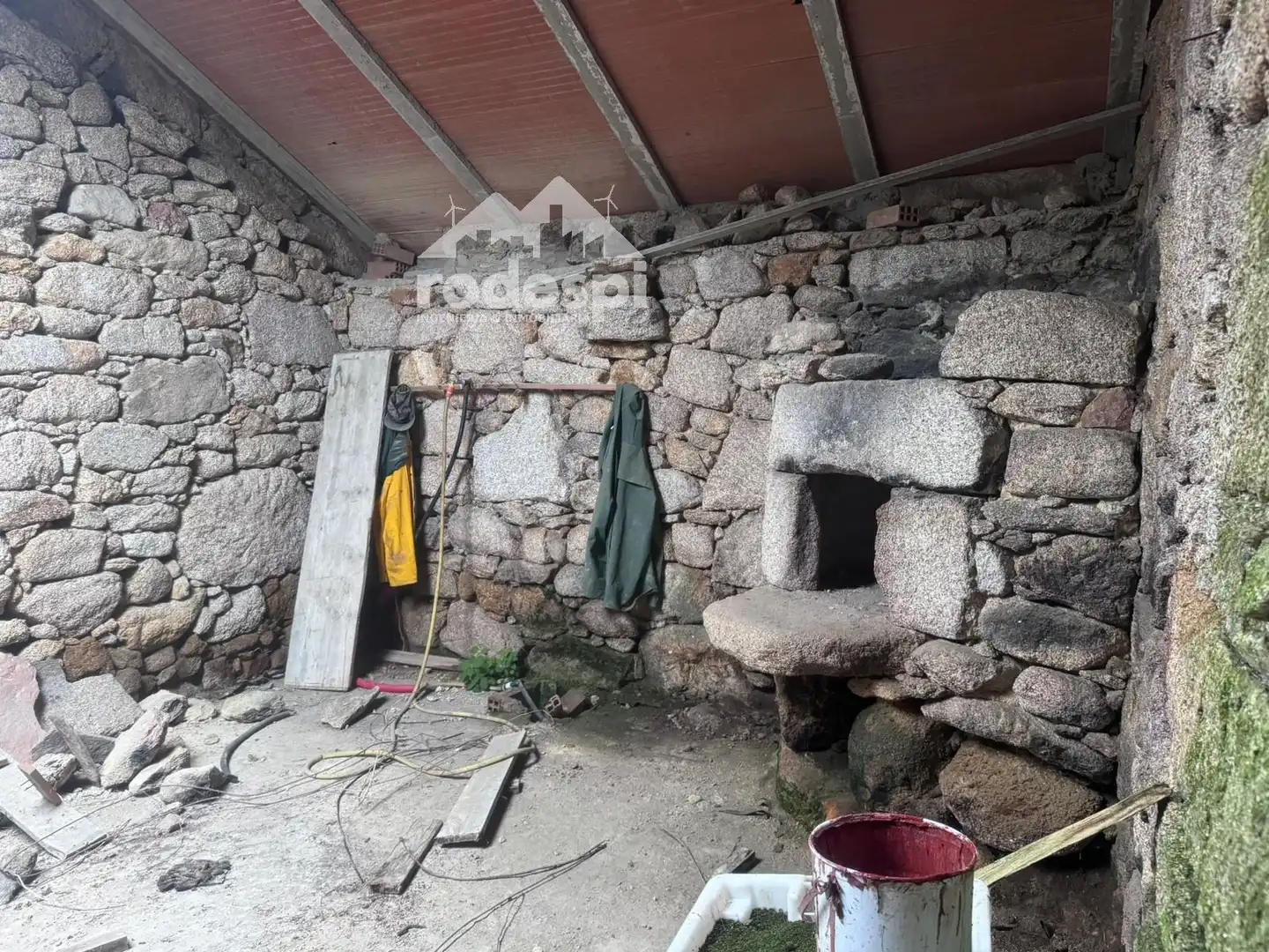 Detached homes for sale in O Porriño  