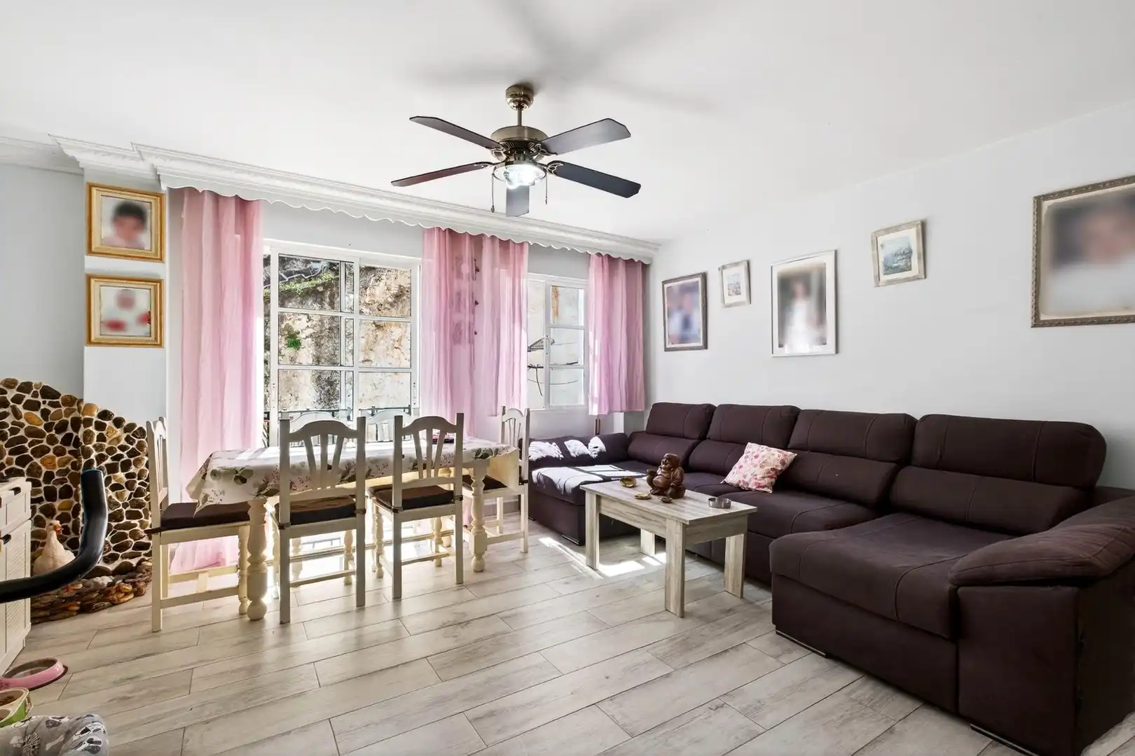 Living room of Flat for sale in Coín  with Air Conditioner and Balcony