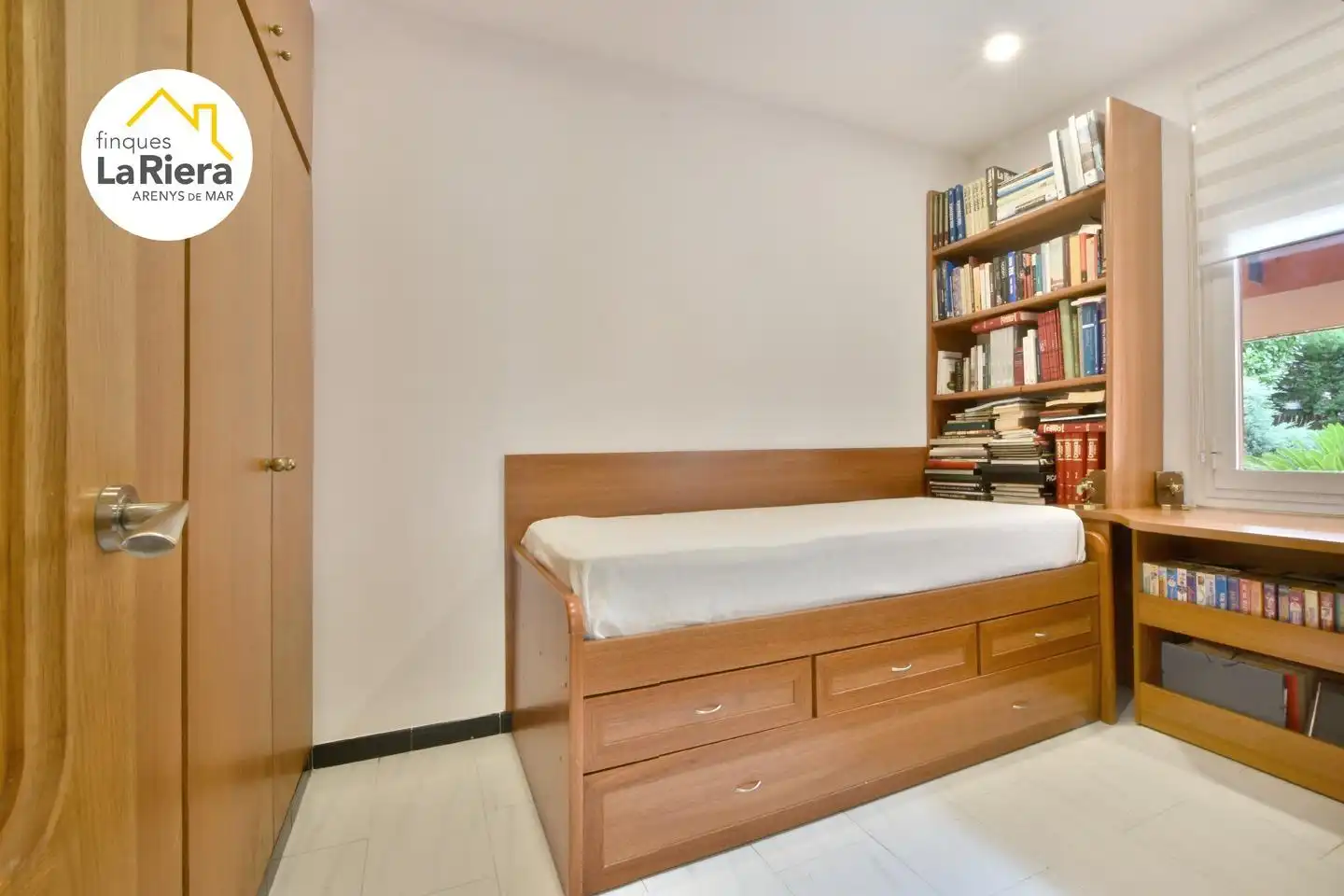 Schlafzimmer von Haus oder Chalet zum Verkauf in Arenys de Munt mit Klimaanlage, Heizung und Privatgarten