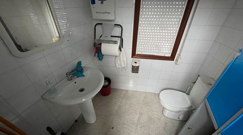 Venta o alquiler de nave con oficinas en Bergondo, imatge 3