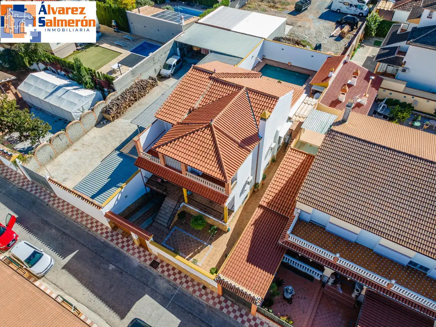 Vista exterior de Casa o xalet en venda en Albolote amb Aire condicionat, Calefacció i Terrassa