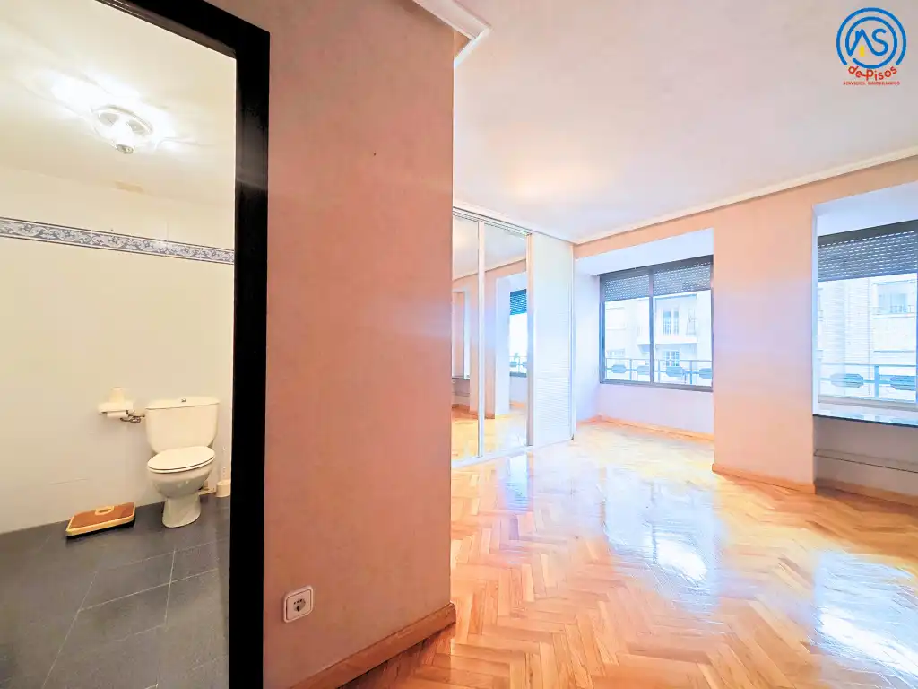 Habitación de Piso en venta en Zaragoza con Calefacción, Parquet y Horno
