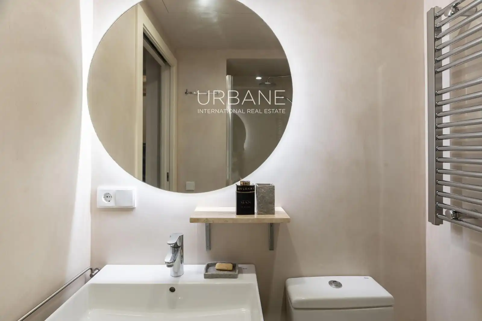 Badezimmer von Wohnung zum Verkauf in Barcelona mit Klimaanlage, Heizung und Terrasse