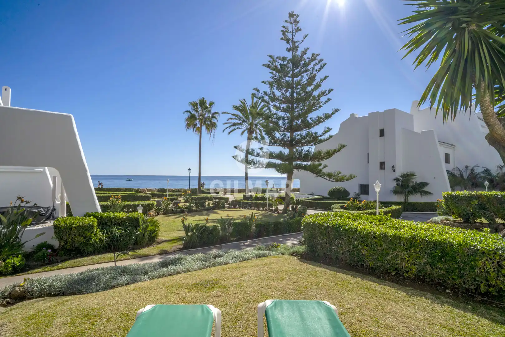 Garten von Einfamilien-Reihenhaus zum Verkauf in Marbella mit Heizung, Privatgarten und Schwimmbad