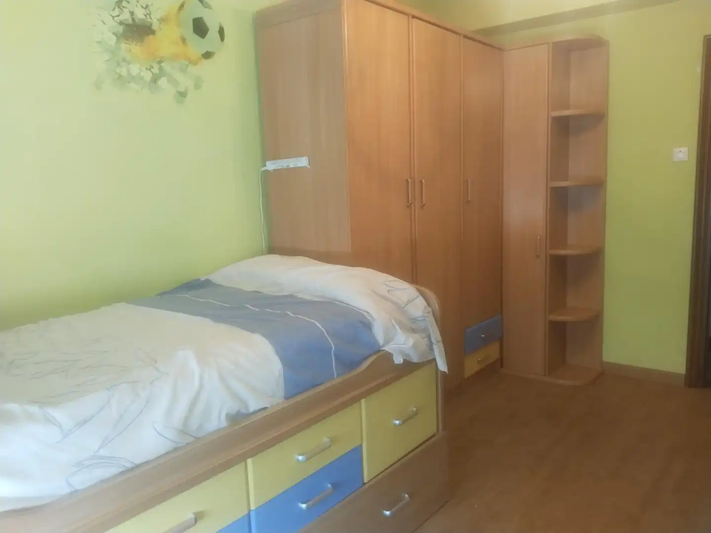 Habitación de Piso de alquiler en Inmobiliaria - Barreda