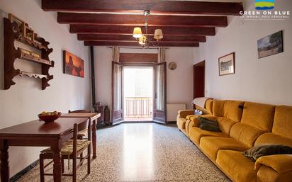 Living room of Single-family semi-detached for sale in Peralada  with Terrace, Furnished and Balcony