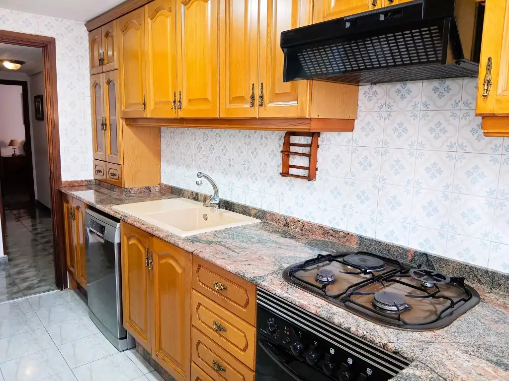 Cocina de Piso en venta en Valencia con Aire acondicionado, Amueblado y Horno