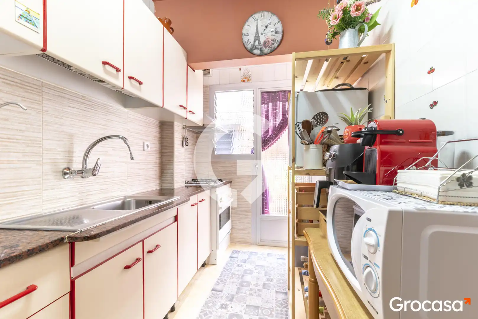 Küche von Wohnung zum Verkauf in Sant Joan Despí mit Klimaanlage, Heizung und Balkon