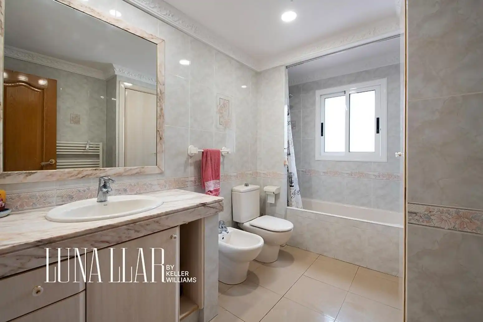 Bathroom of Houses for sale in Castelldefels  with Air Conditioner, Heating and Terrace