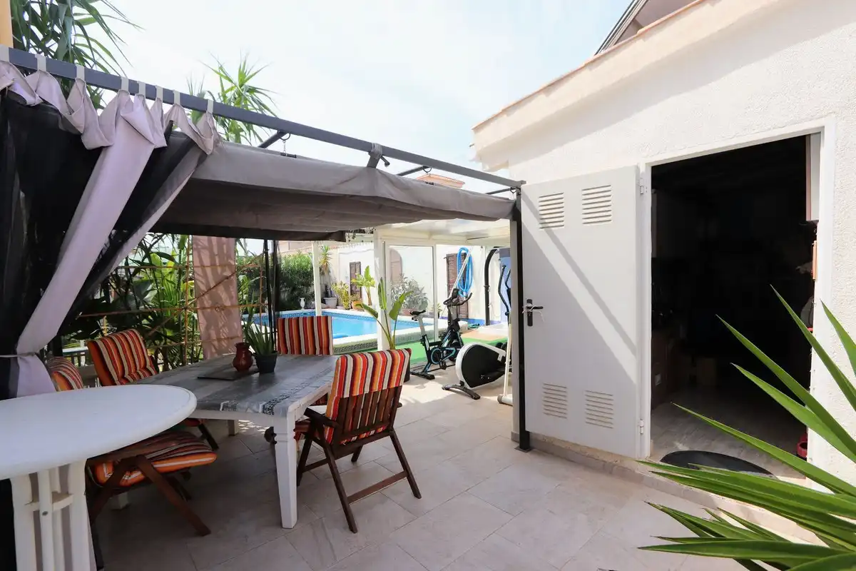 Terraza de Casa o chalet en venta en Alicante / Alacant con Aire acondicionado, Jardín privado y Terraza
