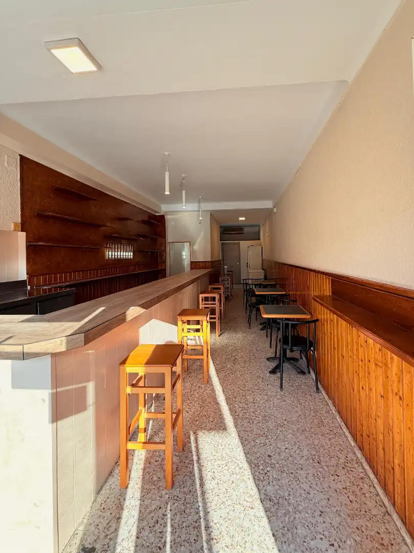 Local de alquiler en Tarragona con Amueblado