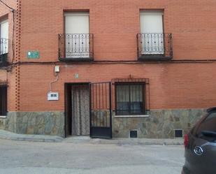 Exterior view of Country house for sale in Villarejo de Fuentes