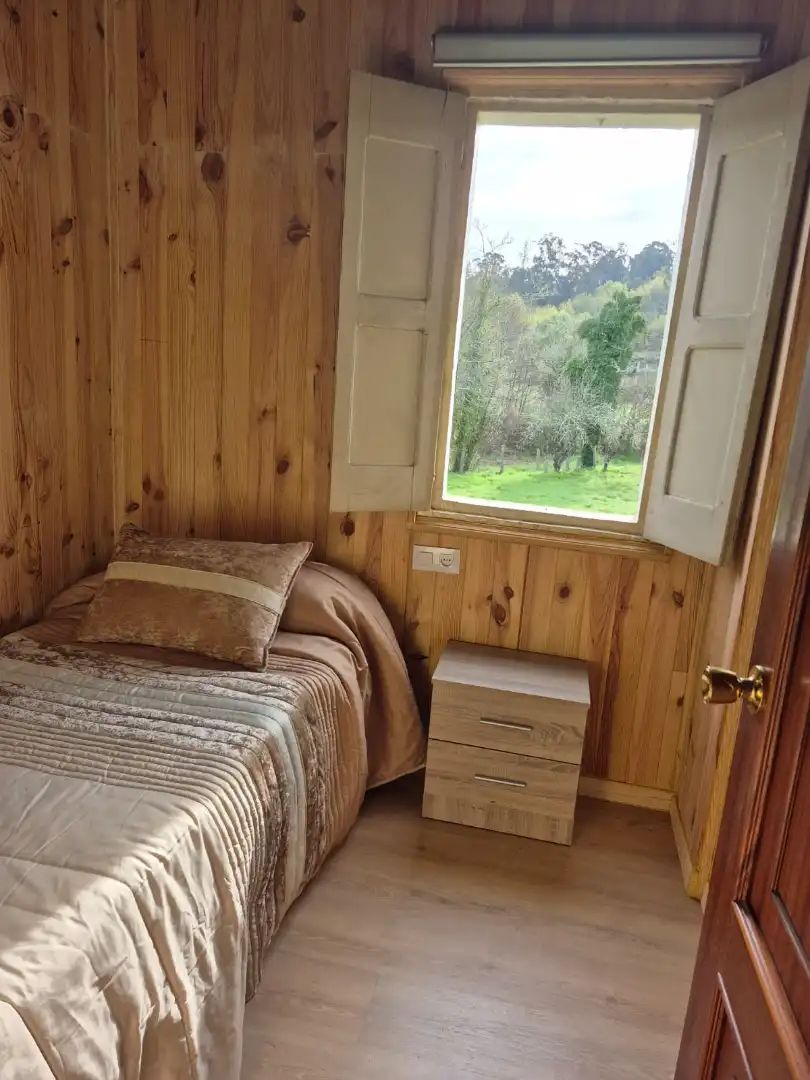 Dormitori de Casa o xalet en venda en Ponteareas amb Calefacció, Jardí privat i Parquet