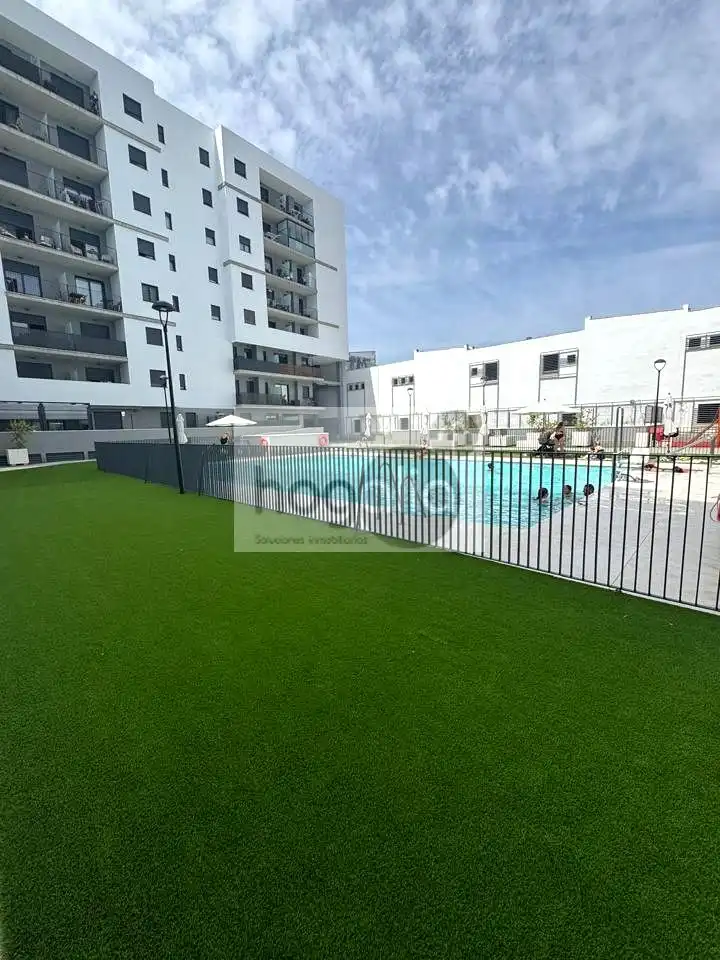 Schwimmbecken von Wohnung zur Miete in Sevilla mit Klimaanlage, Heizung und Terrasse