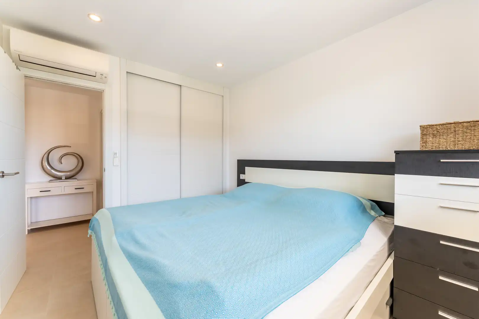 Schlafzimmer von Dachboden zum Verkauf in Son Servera mit Klimaanlage, Heizung und Abstellraum