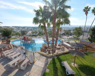 Piscina de Casa adosada en venda en Calpe / Calp amb Aire condicionat, Calefacció i Jardí privat