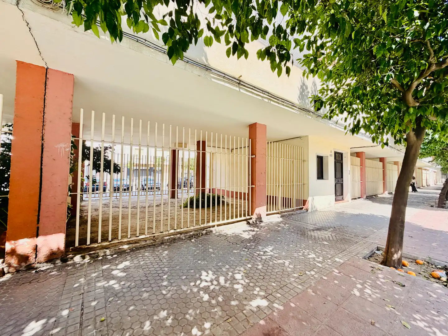 Exterior view of Flat for sale in Sevilla  with Air Conditioner and Terrace