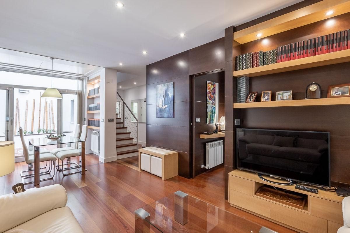 Living room of House or chalet for sale in  Granada Capital  with Air Conditioner, Heating and Terrace